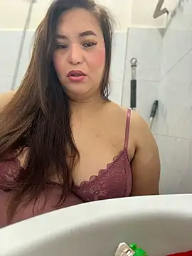 ashleygrahamts online show from 11.16.25