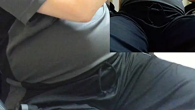 Snapshot of mori_kuma3 chatting on 11.30.25 mori kuma3 online show from 11.30.25