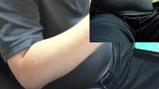 Snapshot of mori_kuma3 chatting on 12.01.25 mori kuma3 online show from 12.01.25