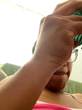 Valen1800 online show from 10.28.25