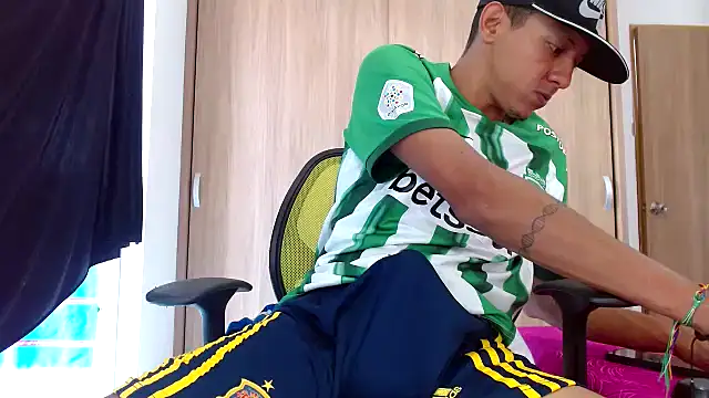 skinny23cm online show from 01.31.25