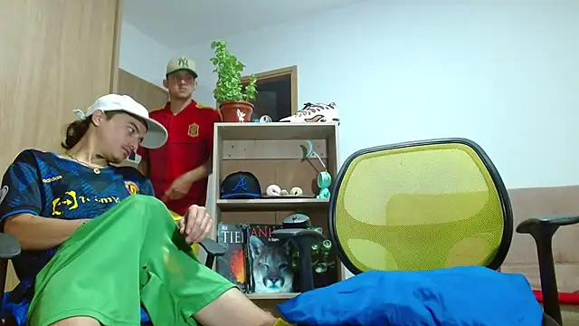 skinny23cm online show from 10.18.25