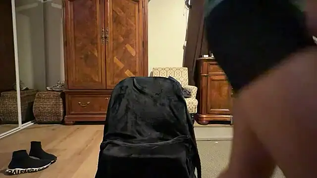 DERTYLAY online show from 04.20.26