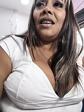 EmilyDuran  online show from 11.27.25