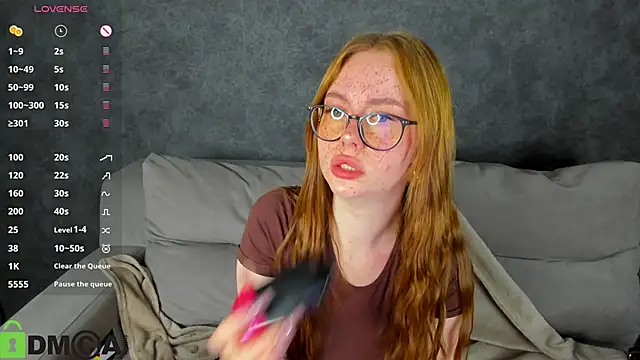 Roxy Sunnny online show from 09.27.25