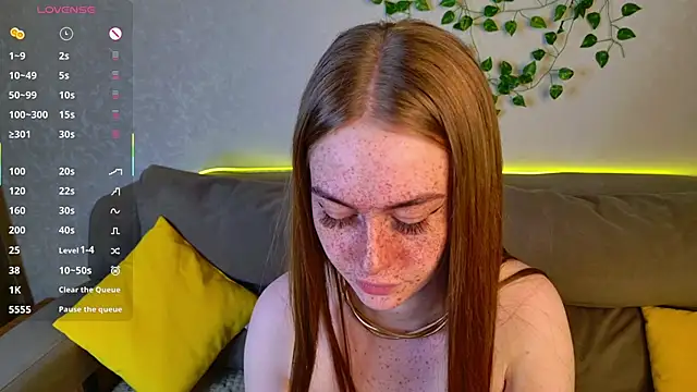 Roxy Sunnny online show from 11.28.25