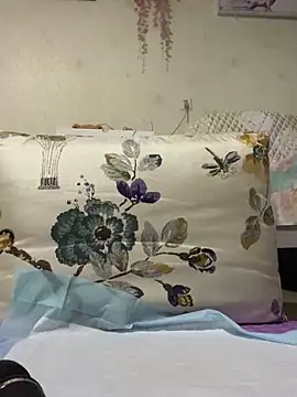 Alicia066 online show from 10.24.25