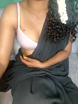 Snapshot of Tamilpallavi chatting on 10.20.25 Tamilpallavi online show from 10.20.25