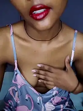 Mona Lucky online show from 04.28.26