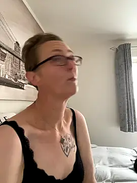 Curvy-Jinx online show from 10.22.25