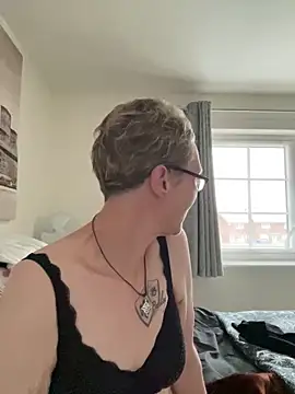 Curvy-Jinx online show from 11.19.25