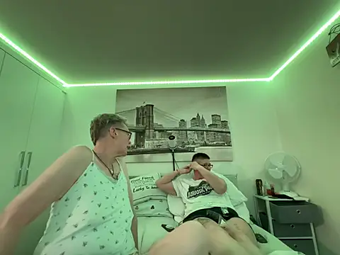 Curvy-Jinx online show from 04.12.26