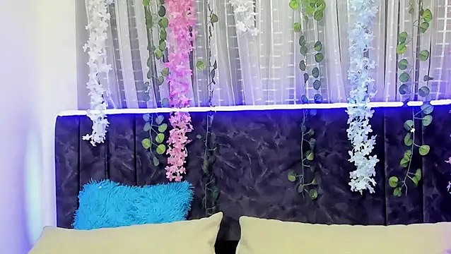 Snapshot of AliaMiller_ chatting on 11.26.25 AliaMiller online show from 11.26.25