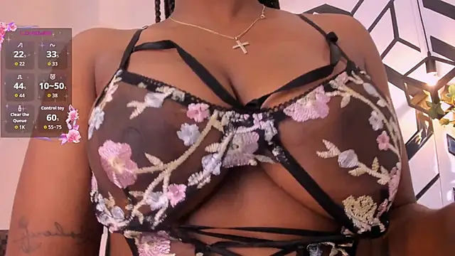 VictoriaKroft online show from 10.23.25