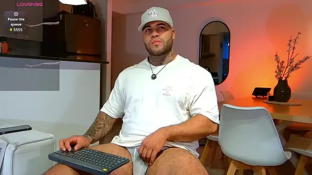 Snapshot of Michael_Salens chatting on 10.18.25 Michael Salens online show from 10.18.25