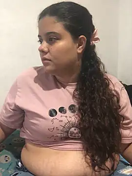 Snapshot of luisahot_9727 chatting on 11.27.25 luisahot 9727 online show from 11.27.25