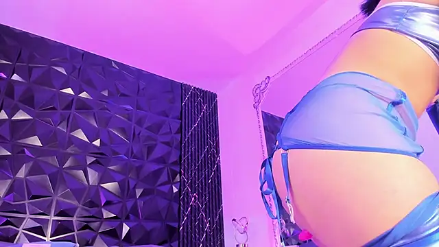 katierouge  online show from 10.30.25