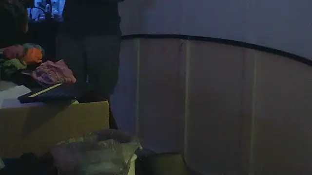 Luv2SuckBWC92 online show from 09.13.25