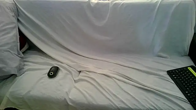 Luv2SuckBWC92 online show from 09.24.25