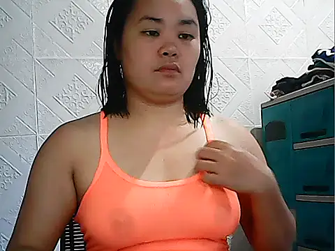 Snapshot of CreamyPussy4uxx chatting on 03.23.26 CreamyPussy4uxx online show from 03.23.26