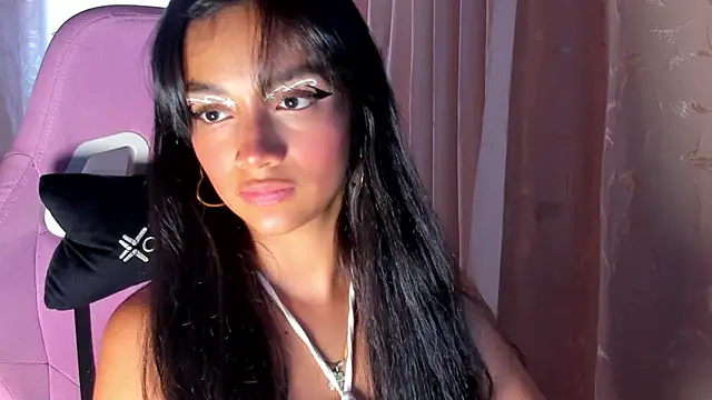 Snapshot of MelanyOconner chatting on 09.22.25 MelanyOconner online show from 09.22.25