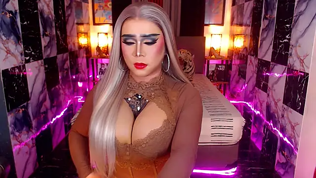 Snapshot of Seductivemeganxx chatting on 11.28.25 Seductivemeganxx online show from 11.28.25