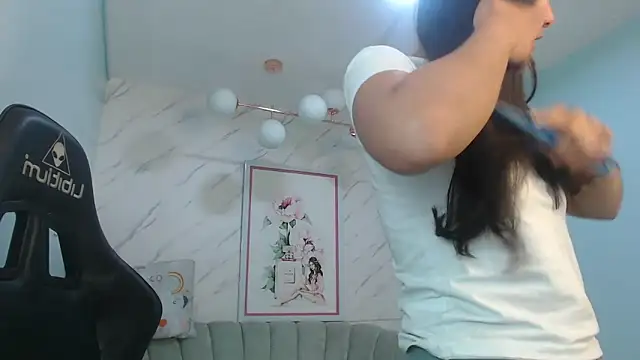 Snapshot of victoria_hernandez_t_ chatting on 05.06.26 victoria hernandez t online show from 05.06.26