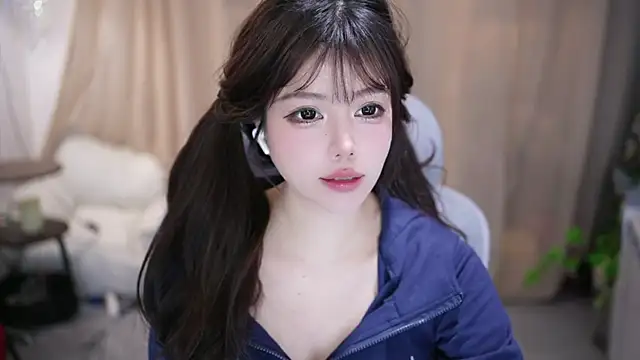 Snapshot of Fortune2Me chatting on 02.11.26 Fortune2Me online show from 02.11.26