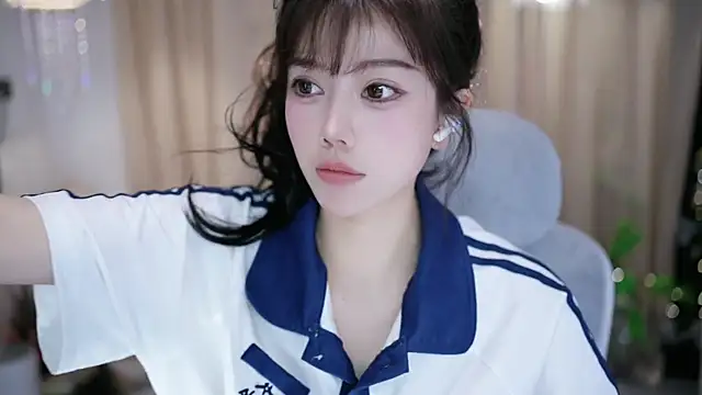 Snapshot of Fortune2Me chatting on 02.25.26 Fortune2Me online show from 02.25.26