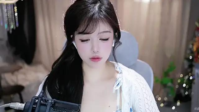 Snapshot of Fortune2Me chatting on 03.01.26 Fortune2Me online show from 03.01.26