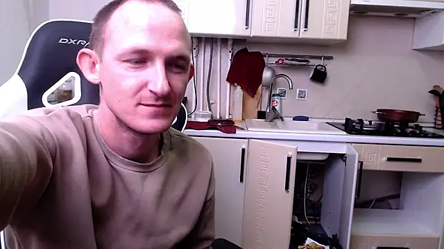 Snapshot of space_danger chatting on 10.29.25 space danger online show from 10.29.25