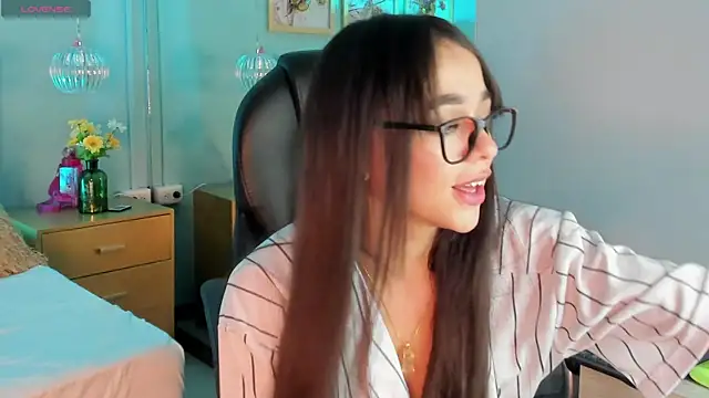 Snapshot of TifannyWolf_ chatting on 11.11.25 TifannyWolf online show from 11.11.25