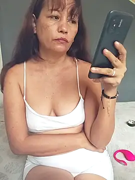 Snapshot of marinita13 chatting on 02.18.26 marinita13 online show from 02.18.26