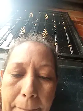 Snapshot of marinita13 chatting on 06.16.26 marinita13 online show from 06.16.26