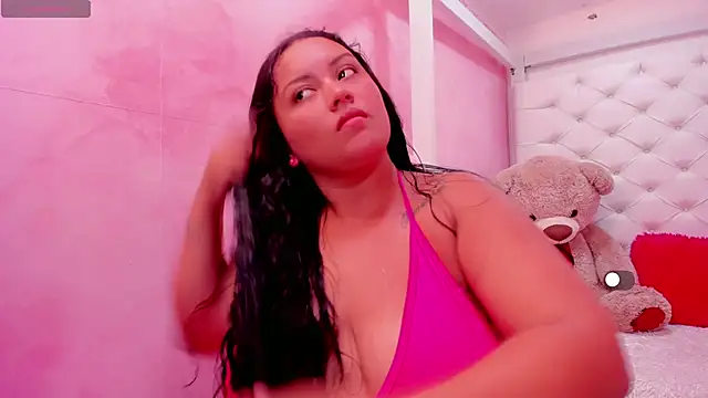 Snapshot of samantamilk6 chatting on 10.19.25 samantamilk6 online show from 10.19.25