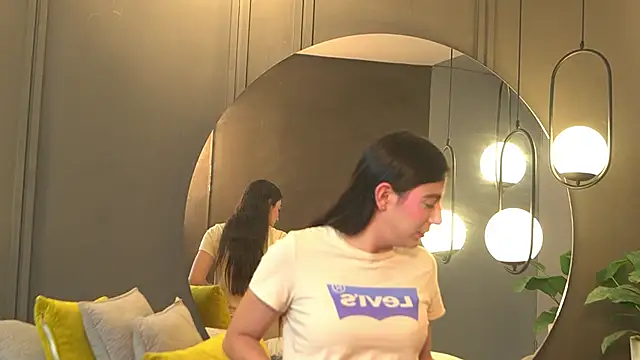 Ariaa Isabell online show from 04.08.26