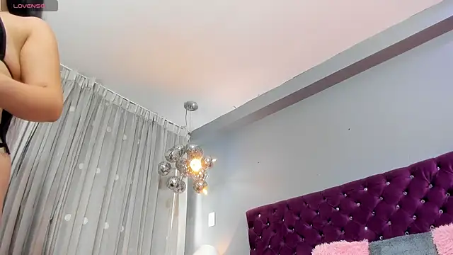 Snapshot of RedAngel1- chatting on 09.26.25 RedAngel1- online show from 09.26.25