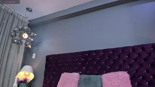 Snapshot of RedAngel1- chatting on 09.27.25 RedAngel1- online show from 09.27.25