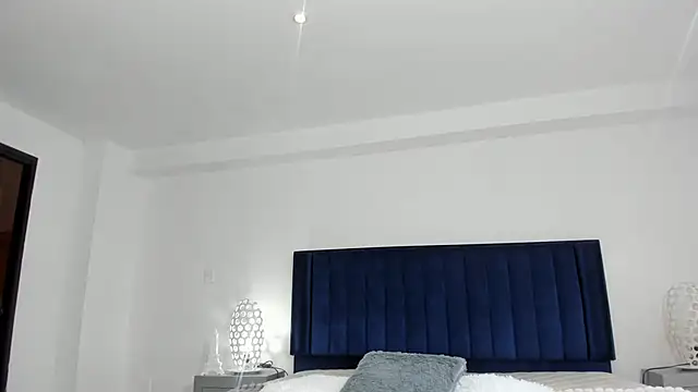 Snapshot of RedAngel1- chatting on 11.28.25 RedAngel1- online show from 11.28.25