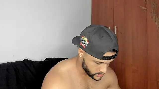 Pier Simons online show from 10.18.25