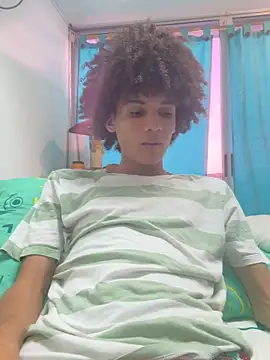 Snapshot of Max_Rain chatting on 04.02.26 Max Rain online show from 04.02.26