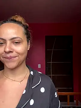 Snapshot of Chloe_Leaozinho chatting on 10.07.25 Chloe Leaozinho online show from 10.07.25