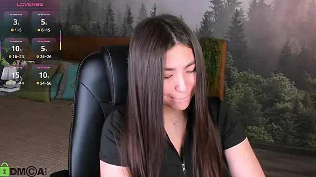 Snapshot of Megan_Williamms chatting on 10.10.25 Megan Williamms online show from 10.10.25