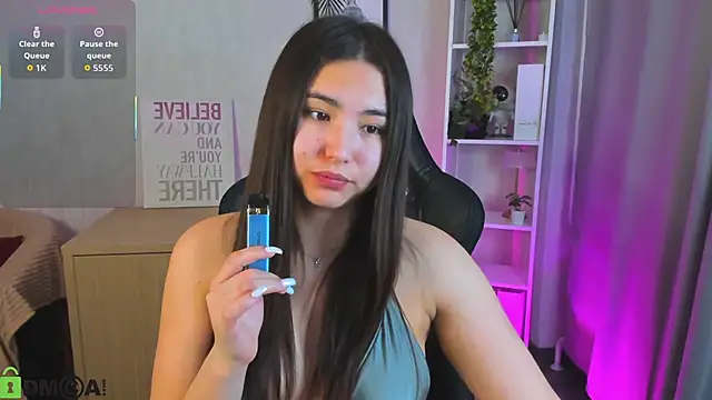 Snapshot of Megan_Williamms chatting on 11.27.25 Megan Williamms online show from 11.27.25