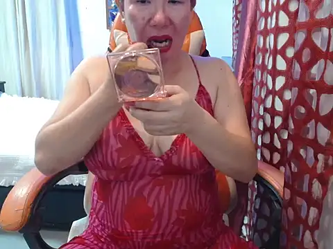 Snapshot of VerySexyCeline chatting on 10.16.25 VerySexyCeline online show from 10.16.25