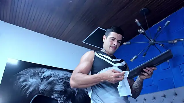 Snapshot of andres-clark92 chatting on 02.12.26 andres-clark92 online show from 02.12.26