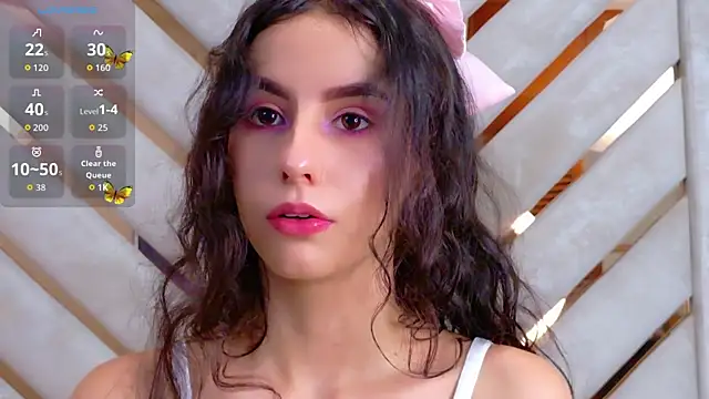 Snapshot of Sarah-Grace chatting on 09.30.25 Sarah-Grace online show from 09.30.25