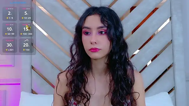 Snapshot of Sarah-Grace chatting on 11.19.25 Sarah-Grace online show from 11.19.25