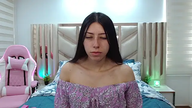 Snapshot of violett_star1 chatting on 12.22.25 violett star1 online show from 12.22.25