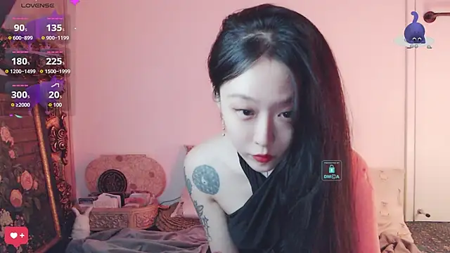 Snapshot of Etherealcat33 chatting on 10.20.25 Etherealcat33 online show from 10.20.25